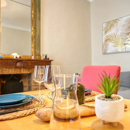 Apartmán Superbe 95m2 Proche Arenes- Parking Offert *