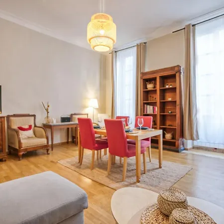Superbe 95m2 Proche Arenes- Parking Offert *