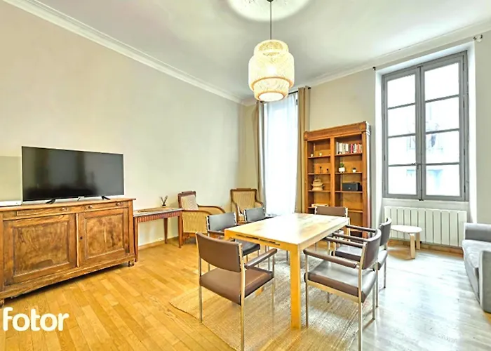 Superbe 95m2 Proche Arenes- Parking Offert Apartman *