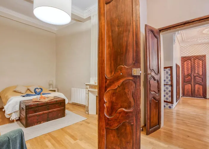 Apartman Superbe 95m2 Proche Arenes- Parking Offert