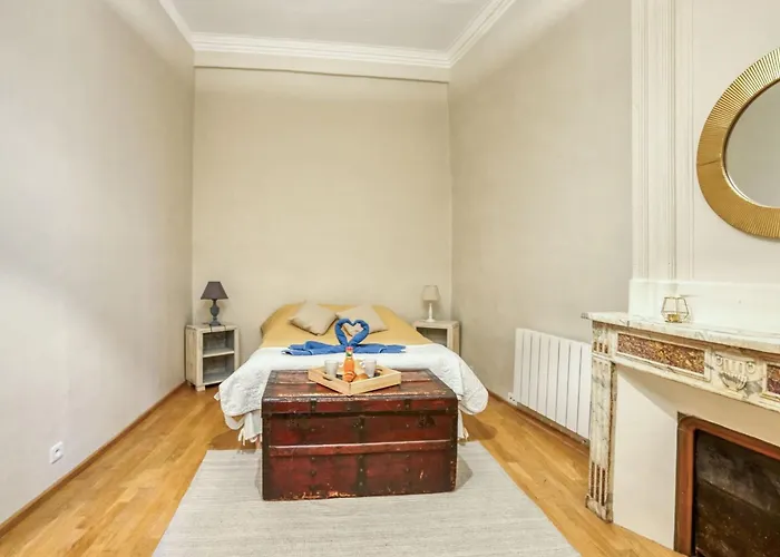 Superbe 95m2 Proche Arenes- Parking Offert Apartman *